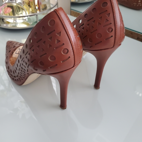 BCBGeneration Brown Laser-Cut Heels Sz 10 Euc - Picture 4 of 7